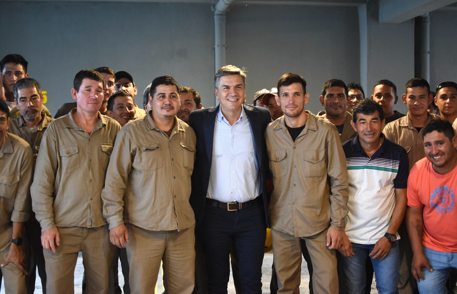 En el día del trabajador de la construcción, el Gobernador acompañó la inauguración del edificio “Solar Belgrano” en Resistencia